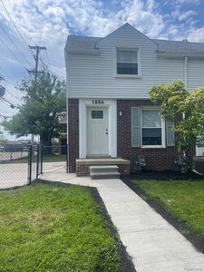 1886 15th St, Wyandotte, MI, 48192