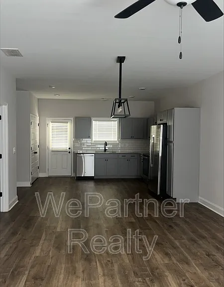 100 Crest Pointe — Photo 2