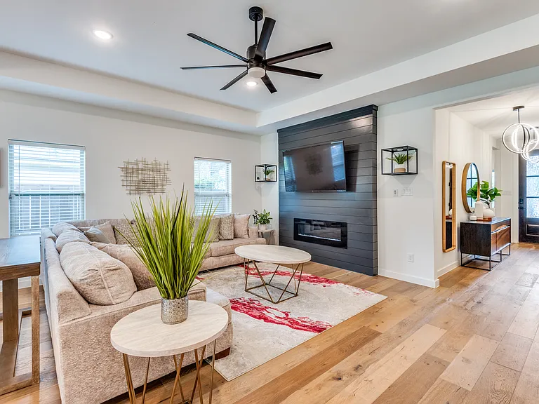 2830 S Marsalis Ave — Photo 10