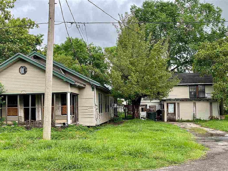 1st image of 1020 Simmons St