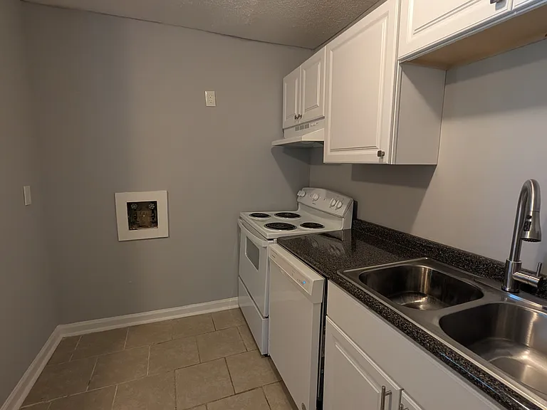 700 Graymont Ave W #1 — Photo 2