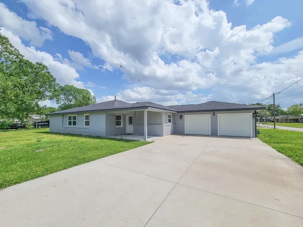 3304 Lincoln St, Liberty, TX 77575