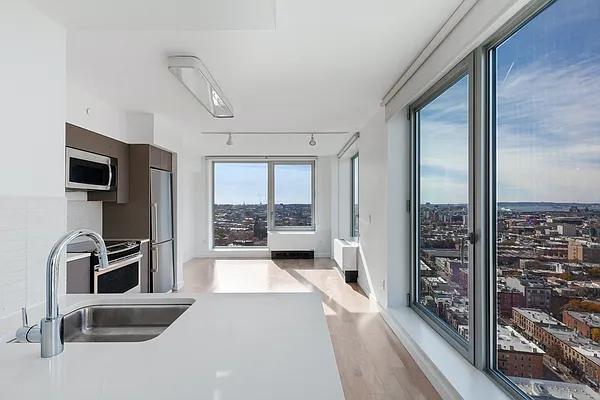 Rented by Greystar | media 3