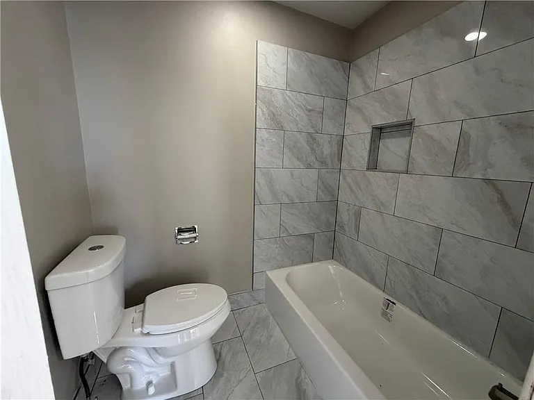 532 Oakwood Dr — Photo 12