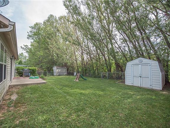 5th image of 527 Paddlebrook Dr