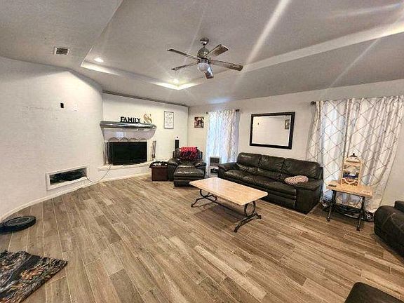 3rd image of 455 Creekwood St