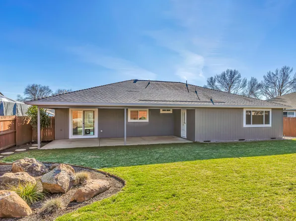 507 Westminster Dr, Eagle Pt, OR 97524