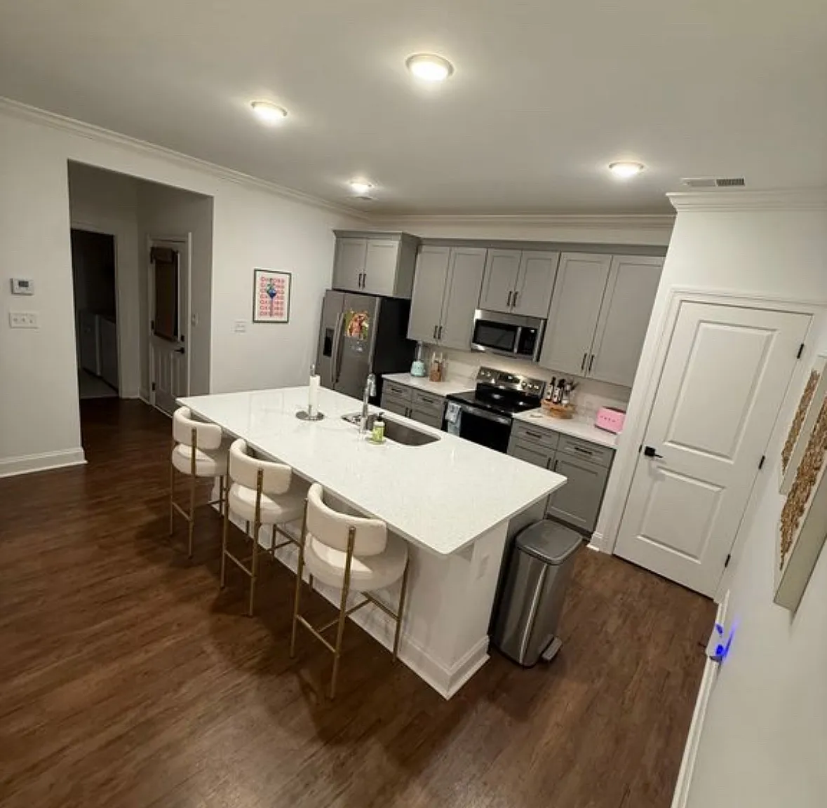3 bed, $3,300 — Photo 4