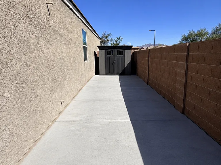 23611 W Watkins St — Photo 18