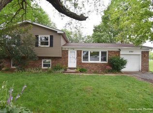 1750 Patricia Ln, Saint Charles, IL 60174