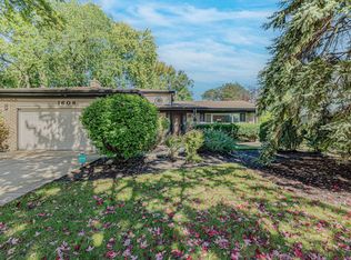 1606 E Waverly Ct, Arlington Heights, IL 60004