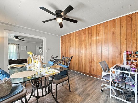 5th image of 109 Herron St