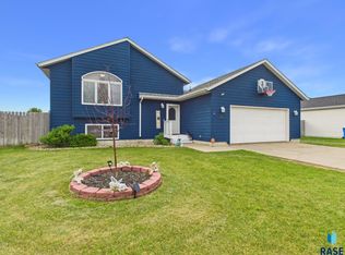 7105 W 65th St, Sioux Falls, SD 57106