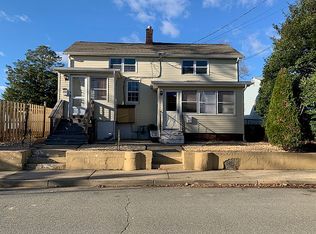 26 Oak St, Keyport, NJ 07735