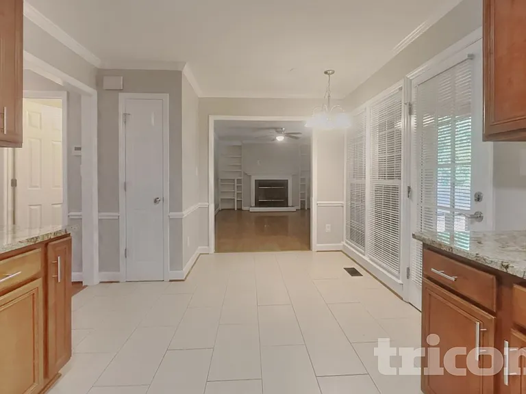 3200 Oliver Dr — Photo 5