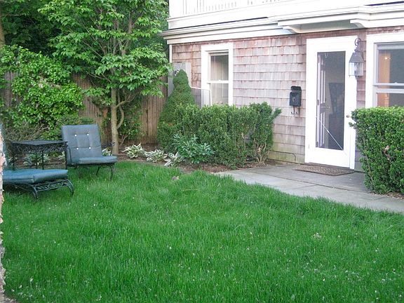2nd image of 106 Meeting House Ln APT C