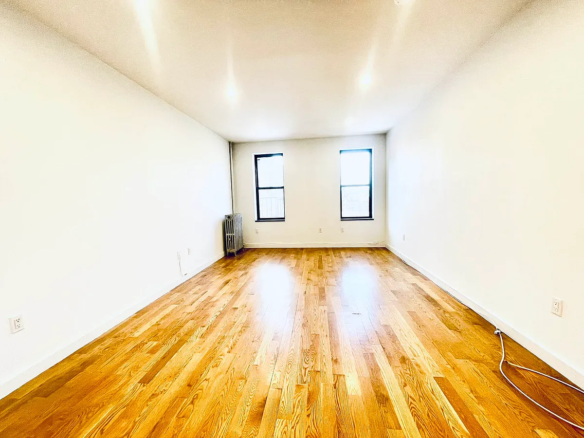 Building Photo - 3971 Gouverneur Ave #6K