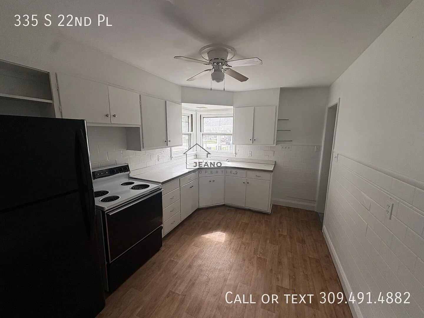 335 S 22nd Pl. — Photo 3
