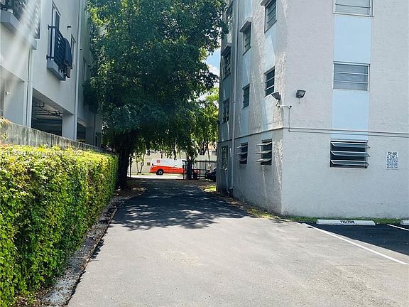 3rd image of 1337 NW 1st St APT 10