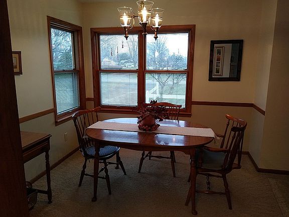 3rd image of 90 Edgewood Dr