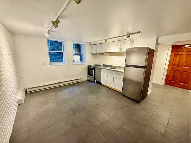 7 Thacher Ct #1