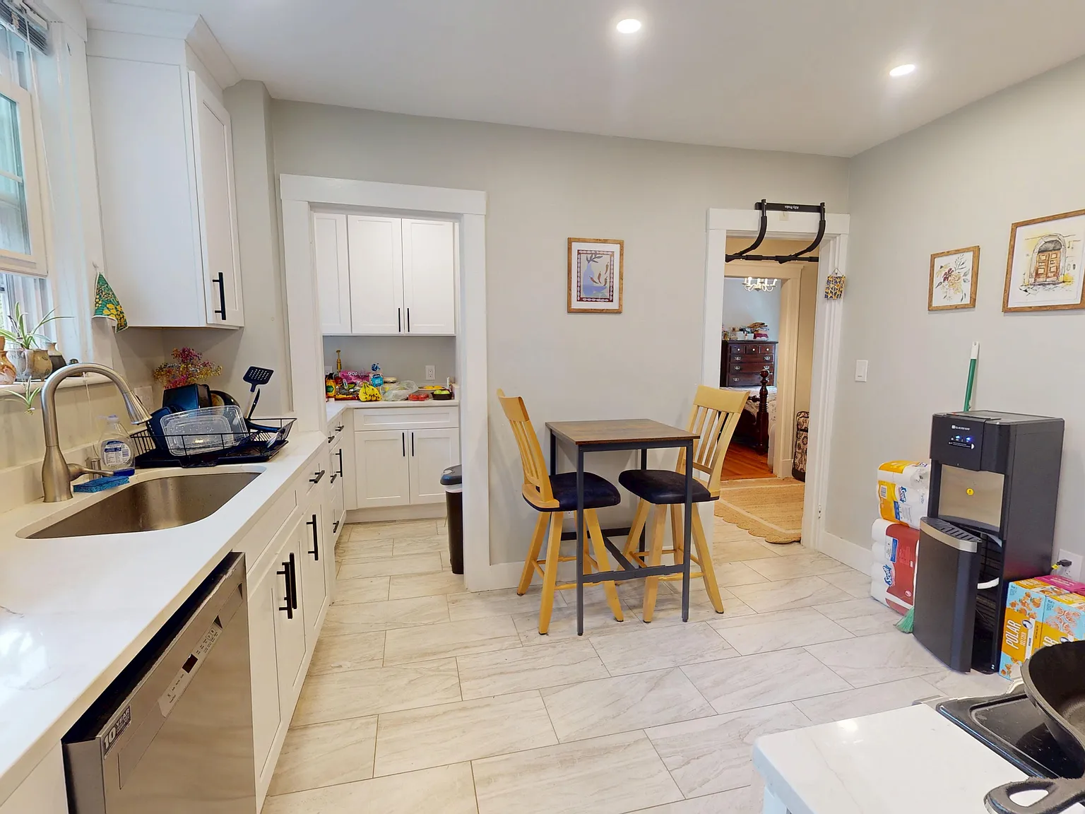 2 bed, 1100 sqft, $3,000 — Photo 3