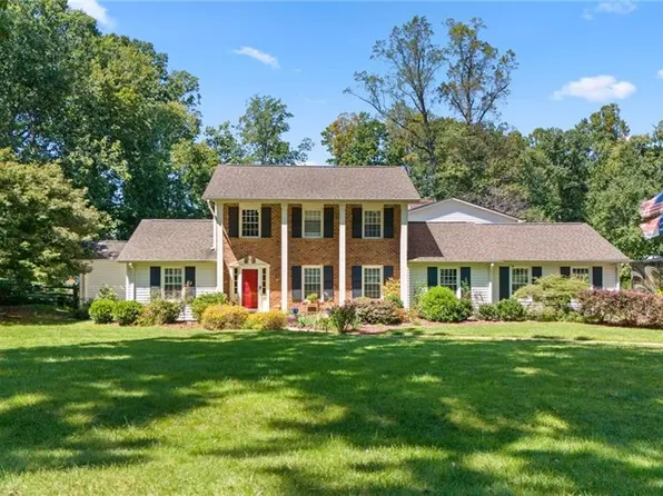 4 Kempton Dr, Greensboro, NC 27406