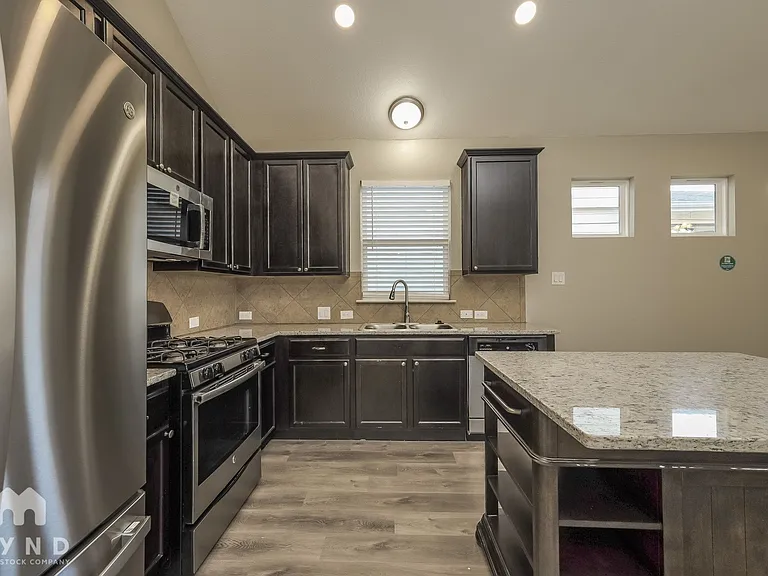15938 Cardinal Point — Photo 4