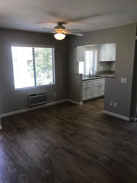 2 bed, 866 sqft, $2,725 — Photo 4