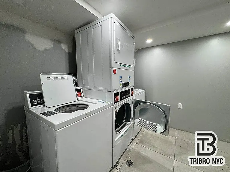 758 Putnam Ave #1 — Photo 7