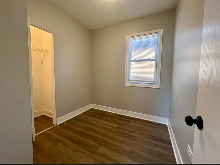 1019 W 18th St #1F — Photo 11