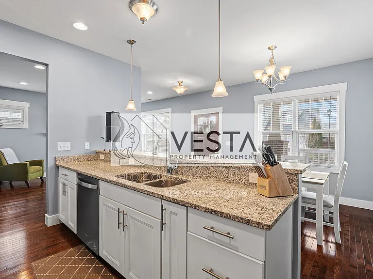 16 Hyde Park Pl — Photo 16