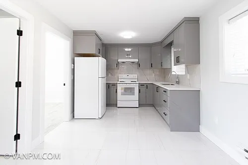 55XX Melbourne St #3 Photo 1