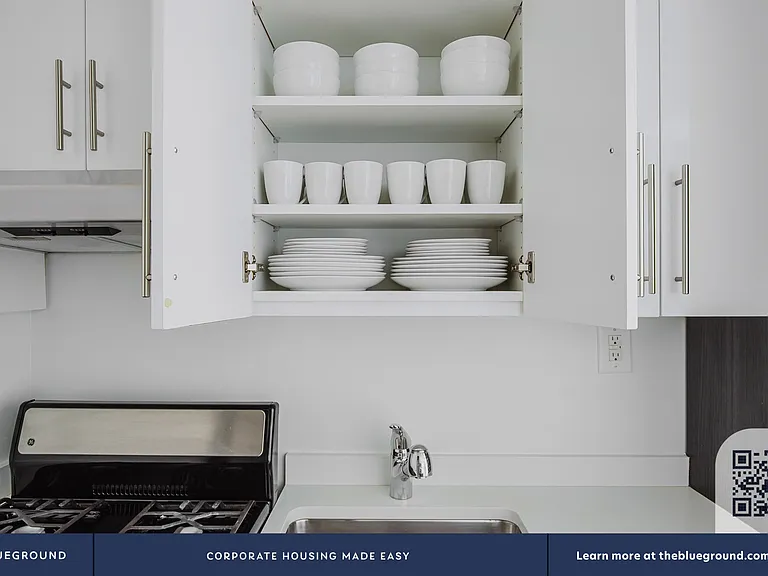 360 W 34th St #6G — Photo 9
