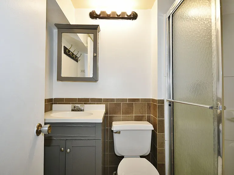 2106 West St — Photo 11