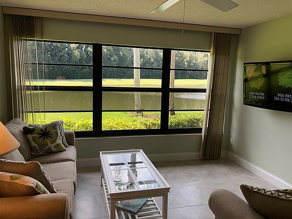 3rd image of 14 Plantation Dr APT 102