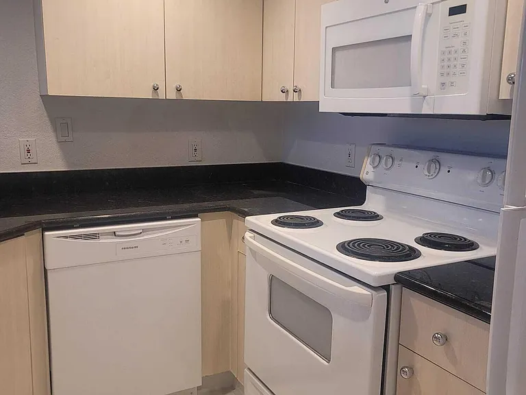 1801 N Flagler Dr #408 — Photo 16