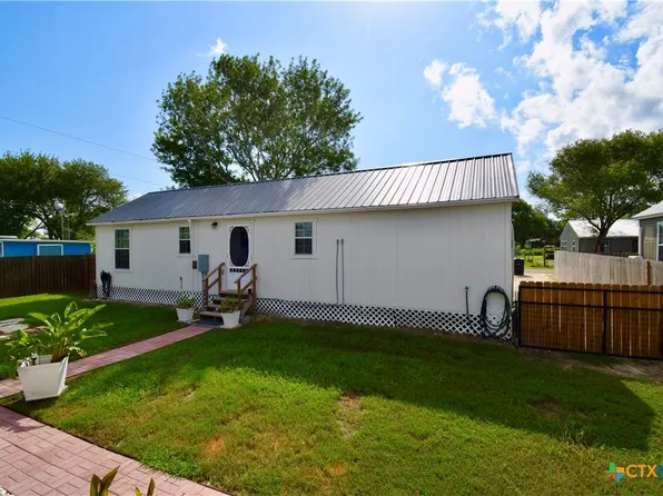 50 Terry St, Port Lavaca, TX 77979
