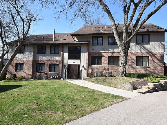 4th image of 1070 S Lake Shore Dr #6-B2