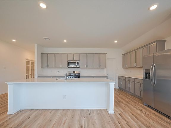 2nd image of 5343 Sleepy Fox Ln