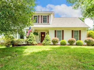 204 Windsor Forest Cir, Fletcher, NC 28732