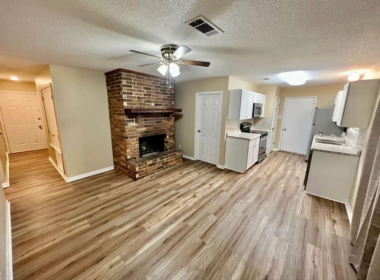 3 bed, 1547 sqft, $1,400 — Photo 3