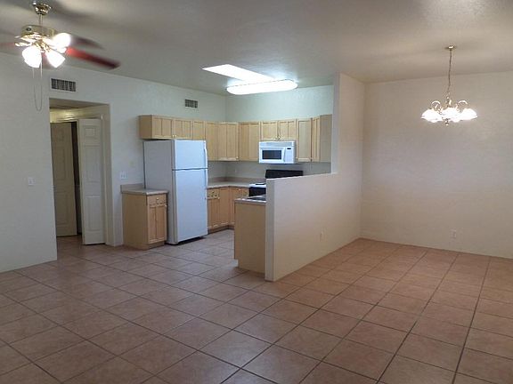 3rd image of 10322 E La Palma Ave