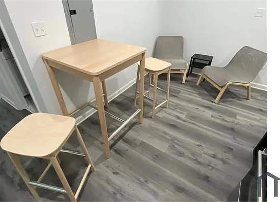 2 bed, 800 sqft, $2,200 — Photo 3