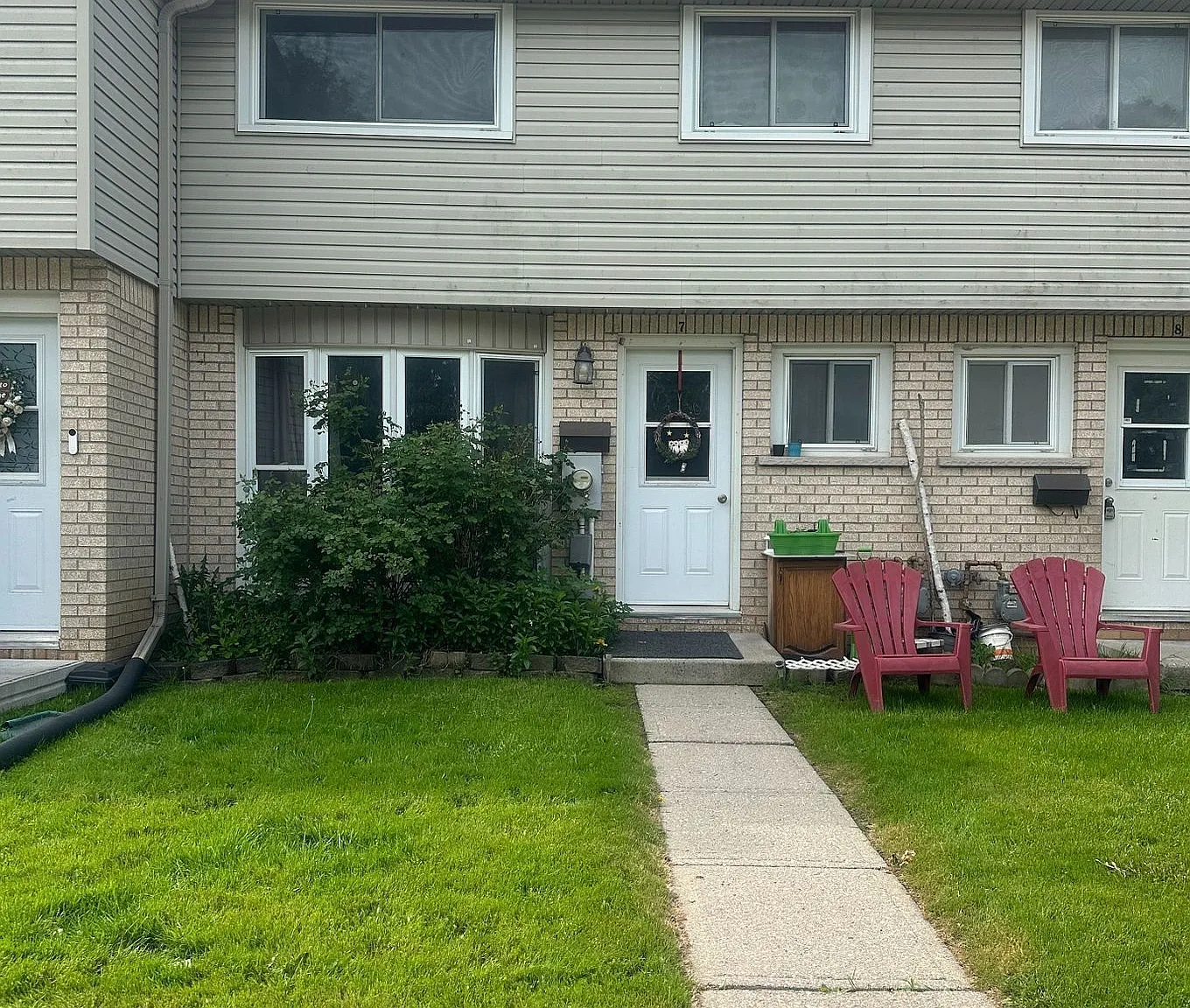 3 bed, $2,000 — Photo 1