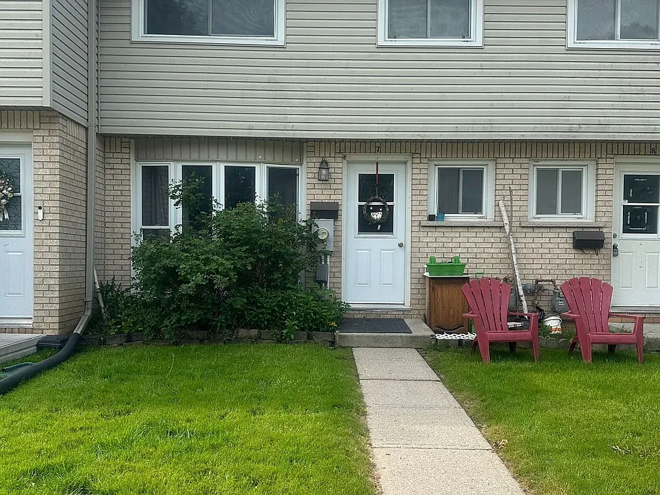 75 Springbank Ave N #7