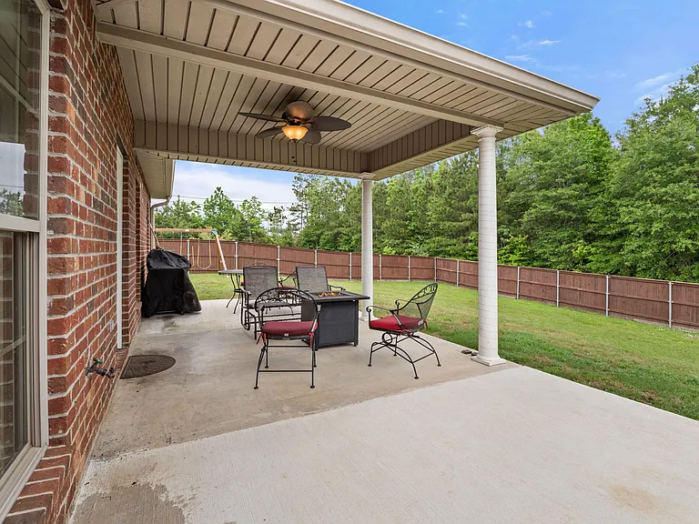 105 Small Oaks Rd — Photo 4