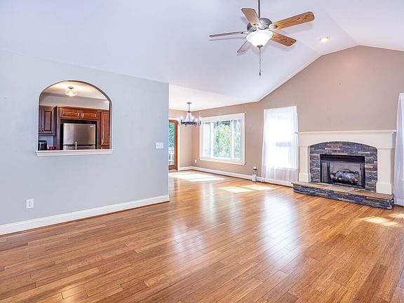 5th image of 119 Orchard Ridge Trl