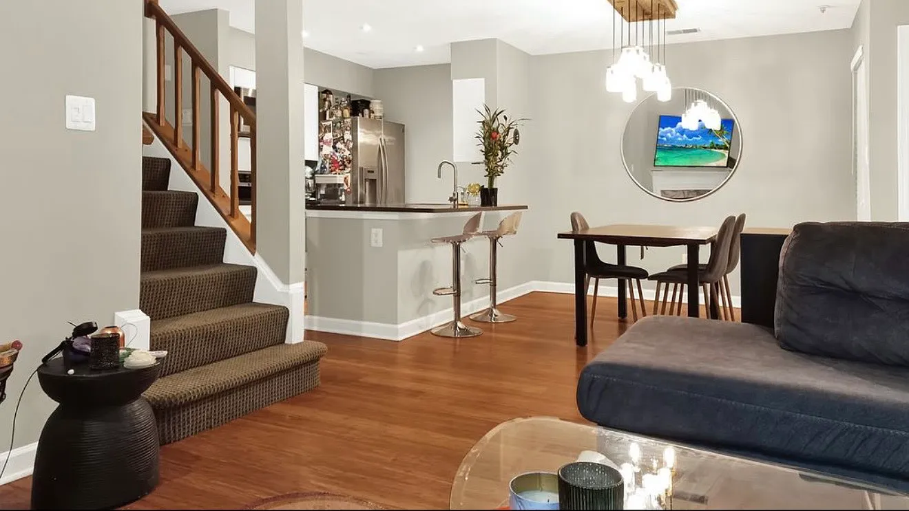 3 bed, 1278 sqft, $3,000 — Photo 4