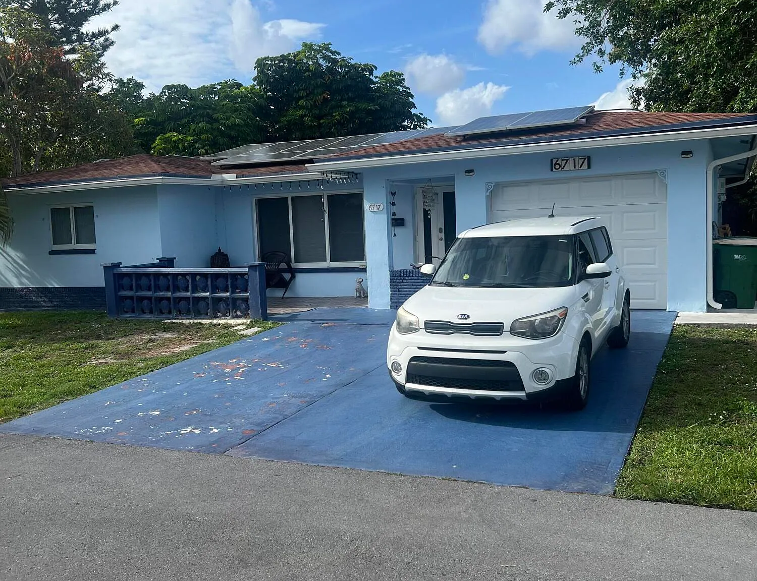 4 bed, 2.0 bath, 1587 sqft, $3,600 — Photo 1